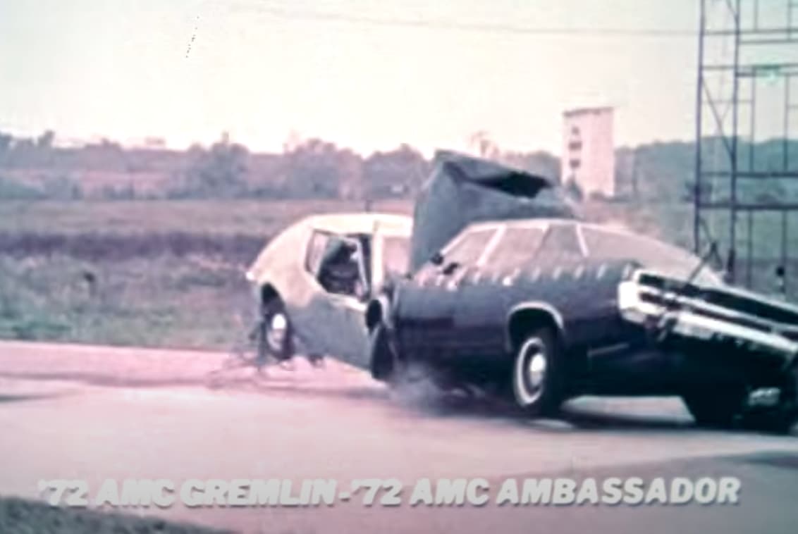 16 Photos of What It Looked Like to Wreck A Car in the 1970s